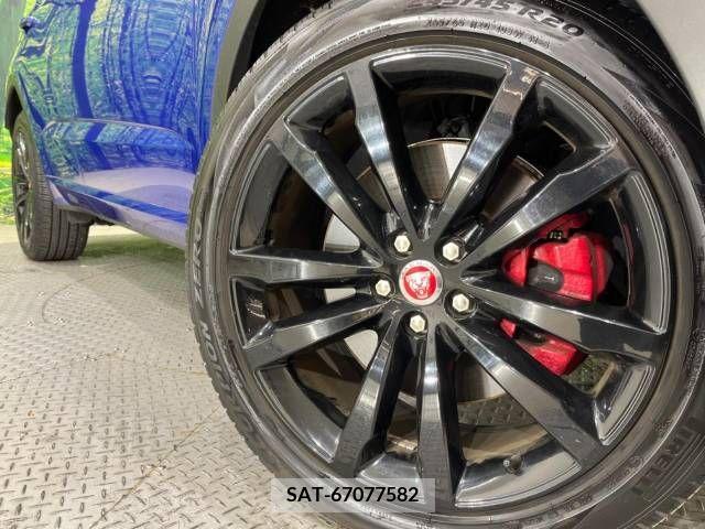 Jaguar E-PACE 2019-03 273176-12