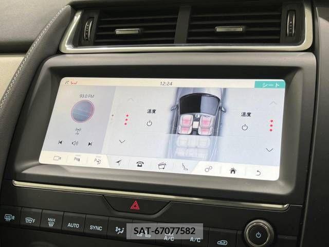 Jaguar E-PACE 2019-03 273176-6