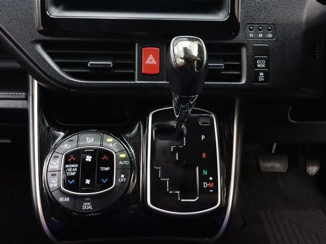 Toyota ESQUIRE 2016-03 9720-13