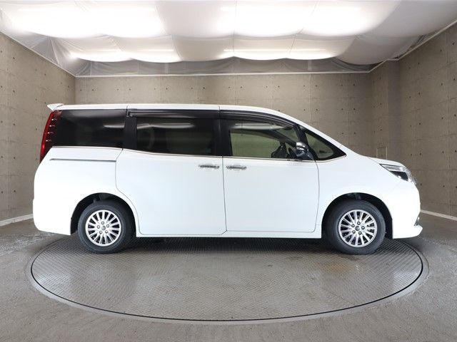 Toyota ESQUIRE 2016-03 9720-22
