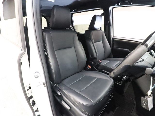 Toyota ESQUIRE 2016-03 9720-3