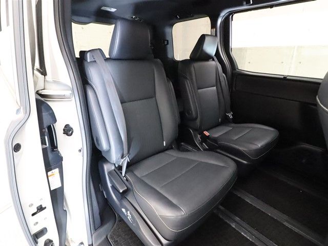 Toyota ESQUIRE 2016-03 9720-4