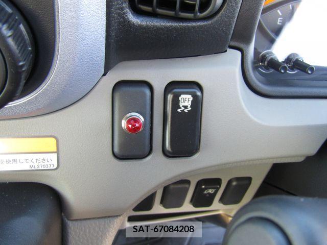 Mitsubishi CANTER 2023-10 294502-18