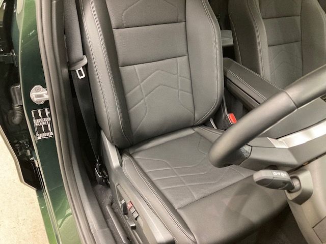 Bmw 2 SERIES 2023-04 180437-9