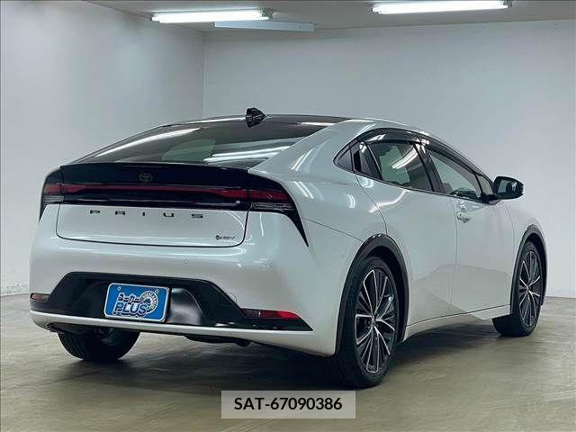 Toyota PRIUS 2023-03 222851-18
