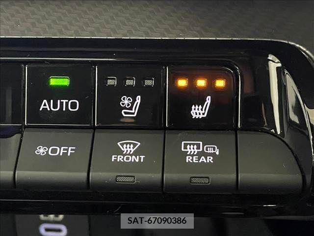 Toyota PRIUS 2023-03 222851-4