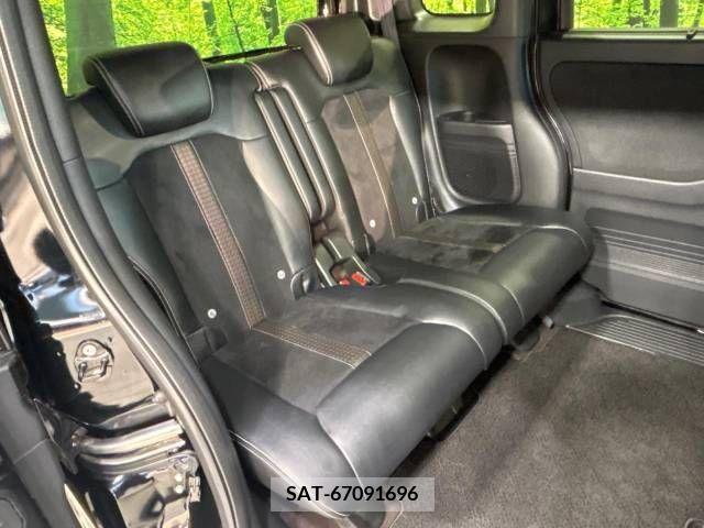 Honda N BOX CUSTOM 2018-01 364871-9