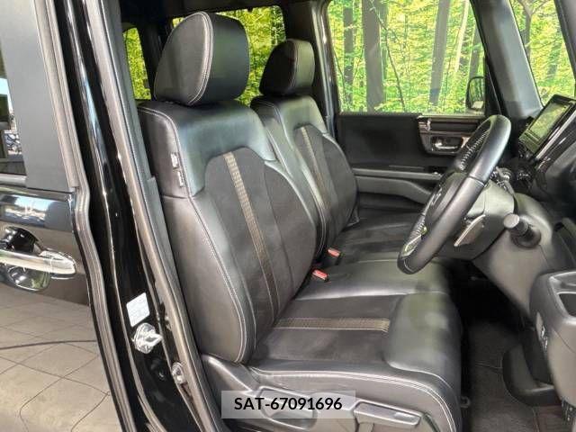 Honda N BOX CUSTOM 2018-01 364871-8