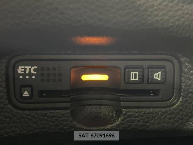 Honda N BOX CUSTOM 2018-01 364871-7