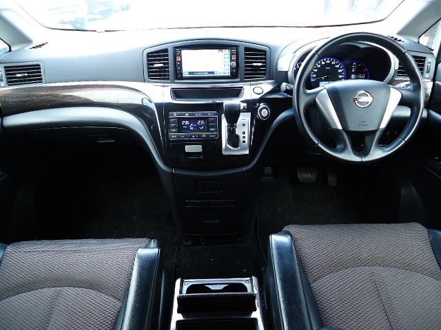 Nissan ELGRAND 2012-02 190468-1