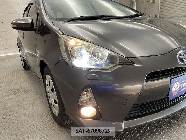Toyota AQUA 2012-11 314118-7