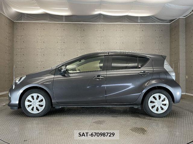 Toyota AQUA 2012-11 314118-6