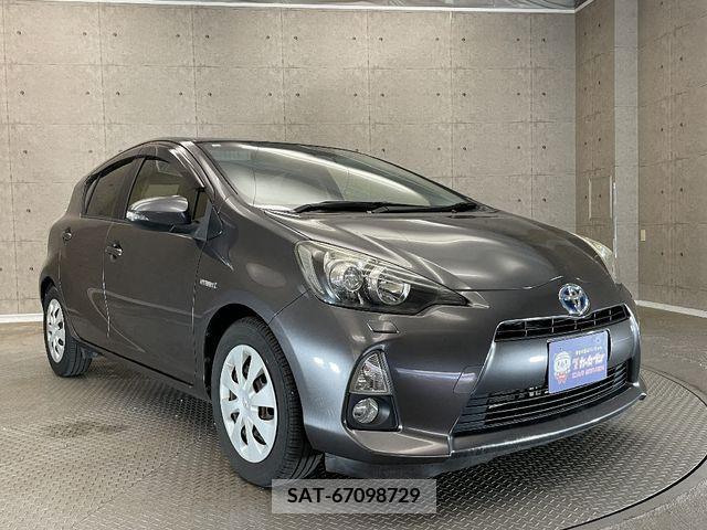 Toyota AQUA 2012-11 314118-3
