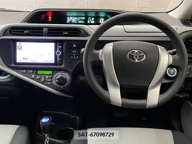 Toyota AQUA 2012-11 314118-1