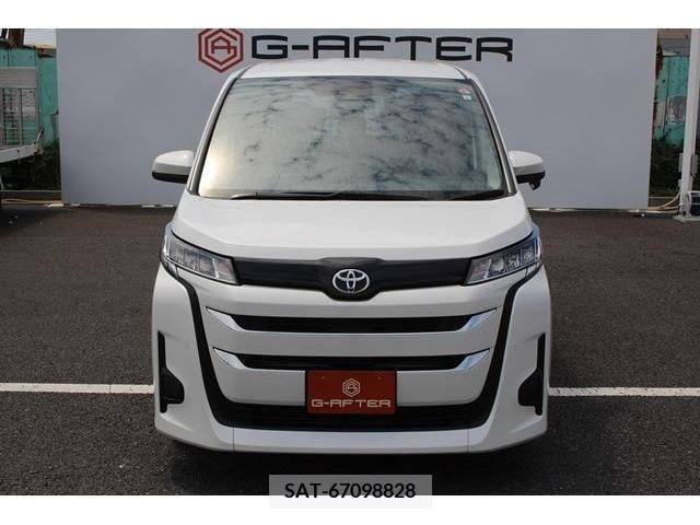 Toyota NOAH 2023-04 352680-7