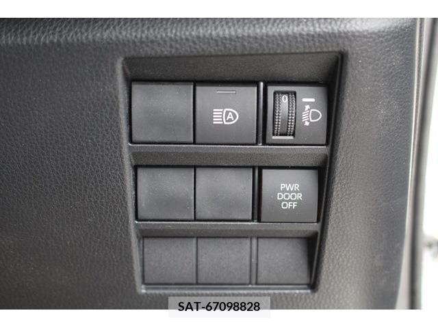Toyota NOAH 2023-04 352680-6