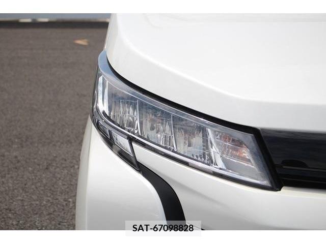 Toyota NOAH 2023-04 352680-12