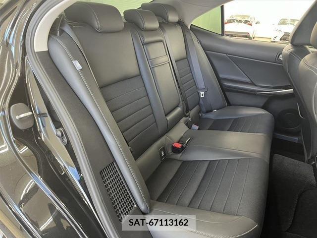 Lexus IS 2013-10 362835-9