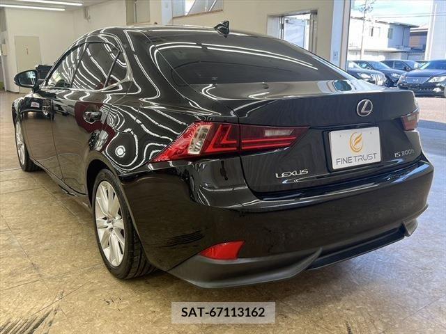 Lexus IS 2013-10 362835-20
