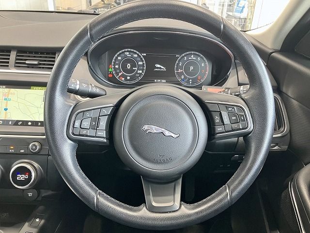 Jaguar E-PACE 2018-09 6244-10