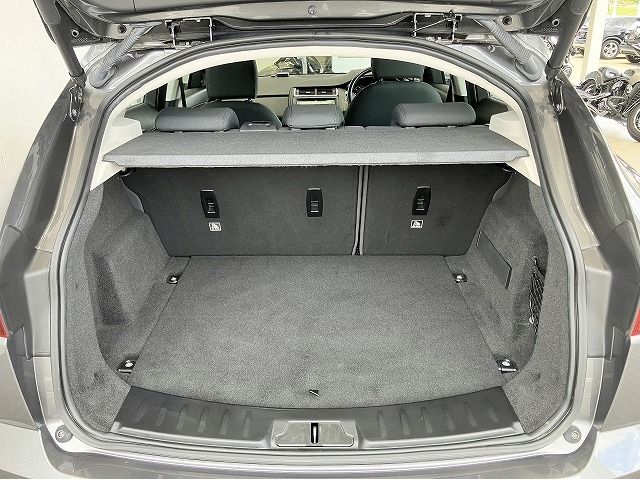 Jaguar E-PACE 2018-09 6244-13