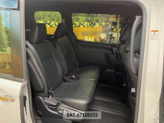 Toyota VOXY 2020-10 321667-10