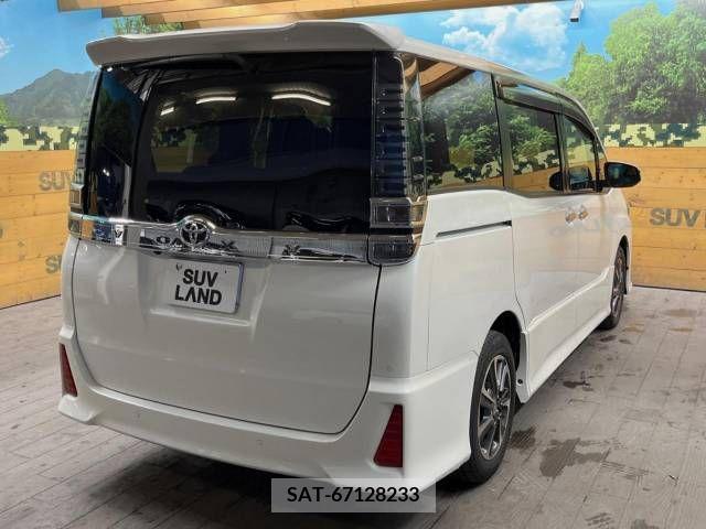 Toyota VOXY 2020-10 321667-18