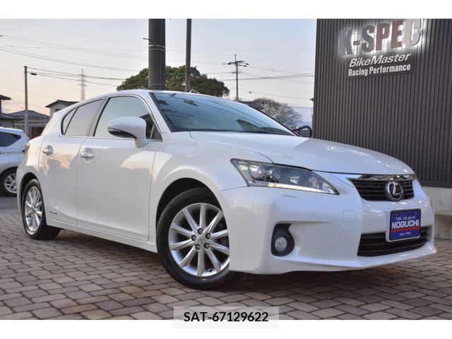 Lexus CT 2011-11 221845-2