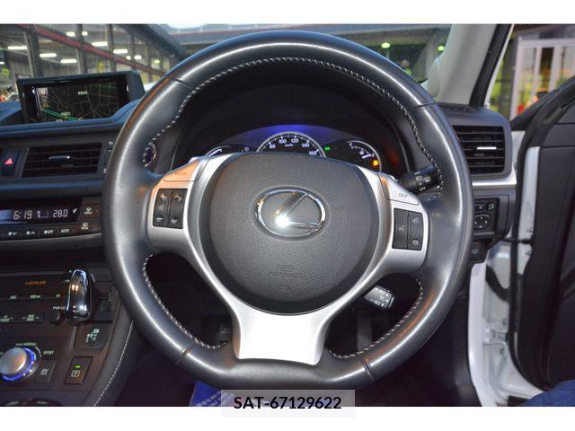 Lexus CT 2011-11 221845-7