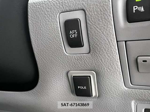 Lexus LS 2011-04 388342-19