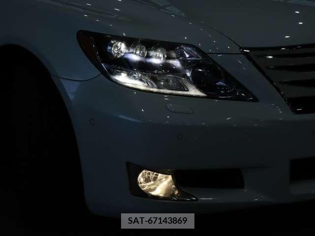 Lexus LS 2011-04 388342-13
