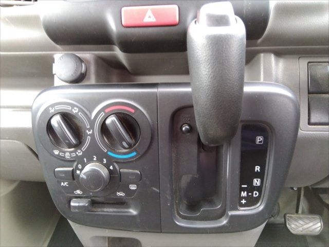 Nissan CLIPPER 2018-03 21160-11