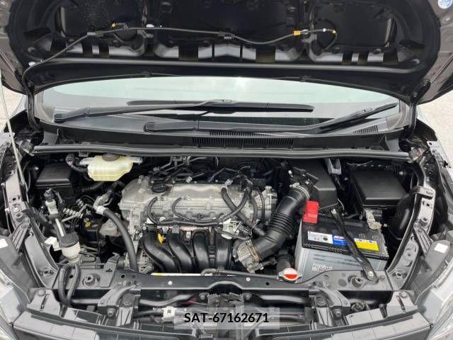 Toyota VOXY 2017-02 370336-8