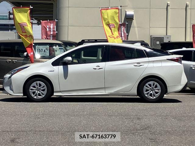 Toyota PRIUS 2017-09 347451-8