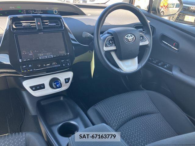 Toyota PRIUS 2017-09 347451-11