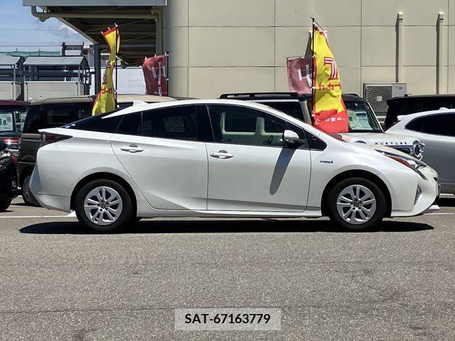 Toyota PRIUS 2017-09 347451-4