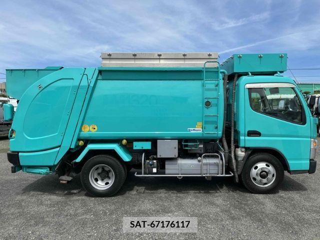 Mitsubishi CANTER 2019-02 294470-2