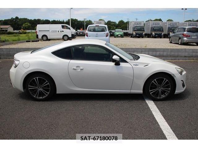 Toyota 86 2012-10 355211-8
