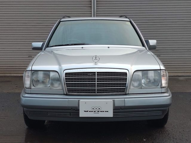 Mercedes Benz E-CLASS 1995-02 2101-1