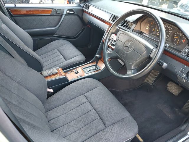 Mercedes Benz E-CLASS 1995-02 2101-12