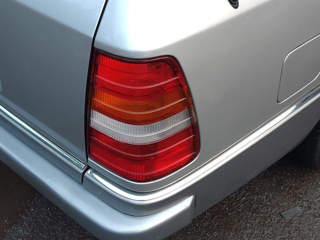 Mercedes Benz E-CLASS 1995-02 2101-9
