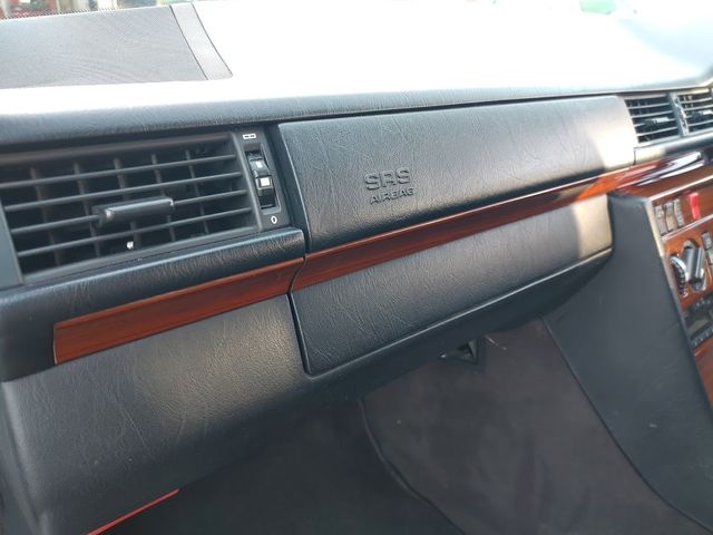 Mercedes Benz E-CLASS 1995-02 2101-19