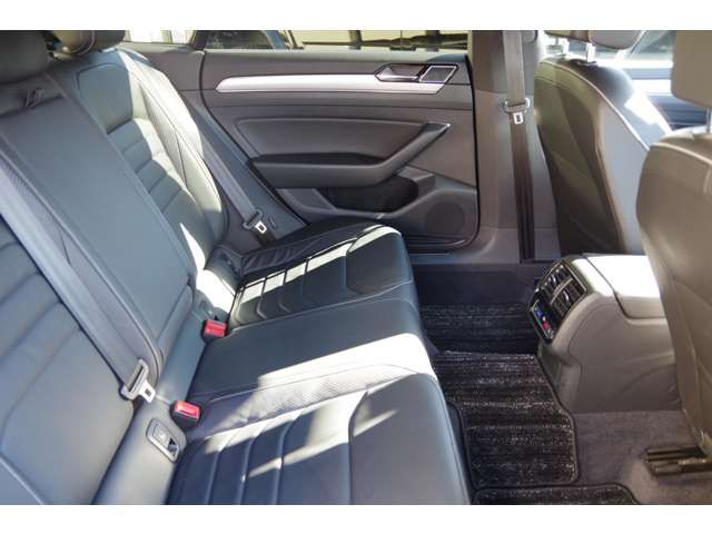 VolksWagen ARTEON 2019-05 2477-5