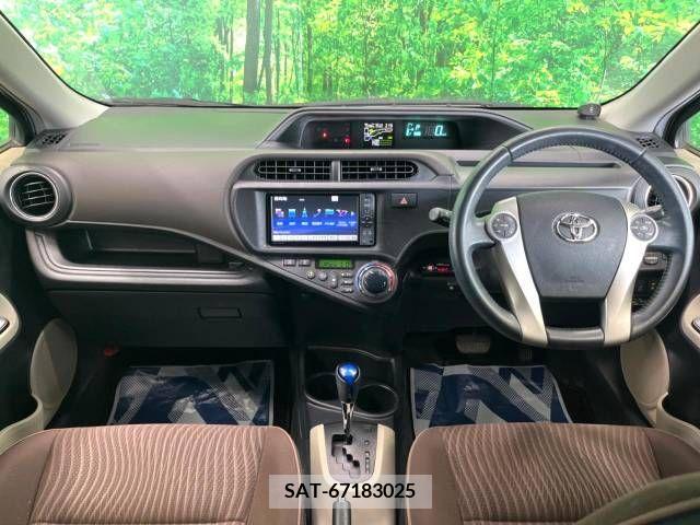 Toyota AQUA 2012-05 352788-1