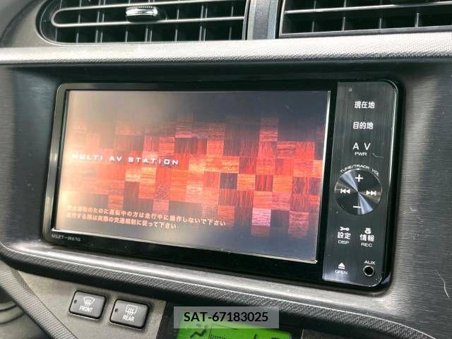 Toyota AQUA 2012-05 352788-3