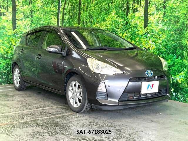 Toyota AQUA 2012-05 352788-16