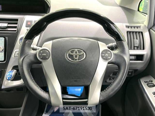 Toyota PRIUS ALPHA 2011-11 282493-11