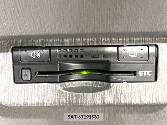 Toyota PRIUS ALPHA 2011-11 282493-5