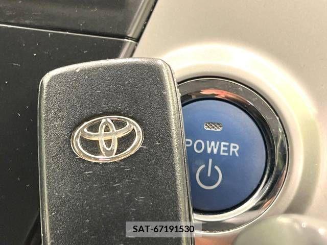 Toyota PRIUS ALPHA 2011-11 282493-4
