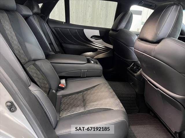 Lexus LS 2018-03 275488-14
